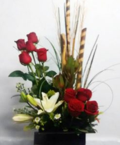 9 Rosas con Lilis - Flores, Florería, Floristería