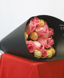 Bouquet de 12 Rosas con Chocolates en Negro - Flores, Florería, Floristería