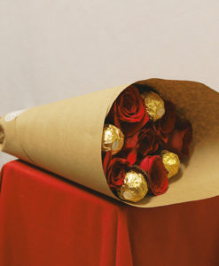 Bouquet de 6 Rosas con Chocolates en Kraft - Flores, Florería, Floristería
