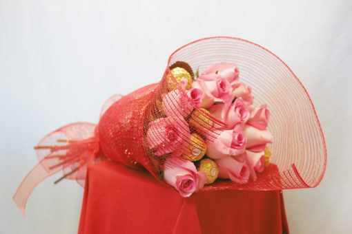 Bouquet de 12 Rosas con Chocolates en Red - Flores, Florería, Floristería