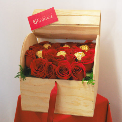 Baúl con 24 Rosas y Chocolates - Flores, Florería, Floristería