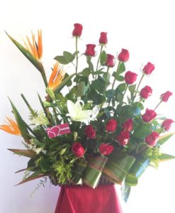 18 Rosas, Lilys y Aves - Flores, Florería, Floristería