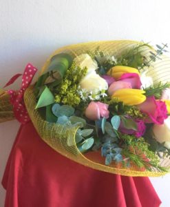 Boiuquet de 12 Rosas con Tulipanes - Flores, Florería, Floristería