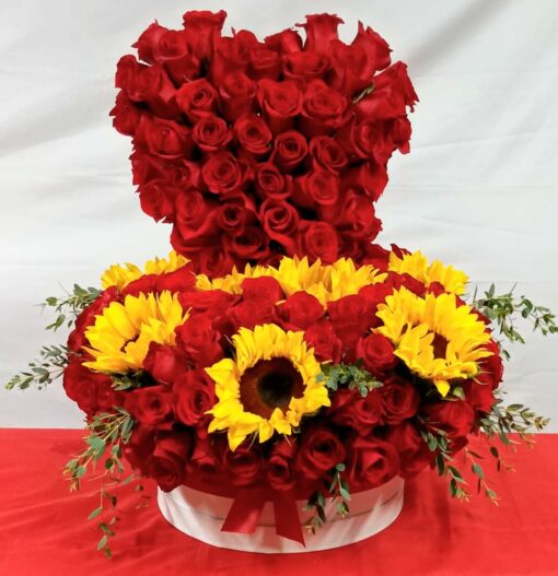 Corazón en Caja con 100 Rosas y 6 Girasoles - Flores, Florería, Floristería