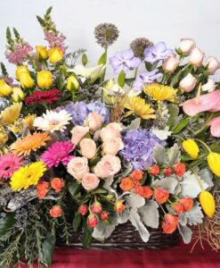 Primaveral Abundante con Flores, Gerberas, Orquídeas, Anturios, Tulipanes y Rosas - Flores, Florería, Floristería