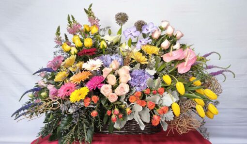Primaveral Abundante con Flores, Gerberas, Orquídeas, Anturios, Tulipanes y Rosas - Flores, Florería, Floristería