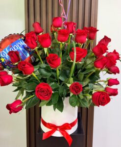 Caja de 50 Rosas y Globo de Cumpleaños Chico - 26AG22
